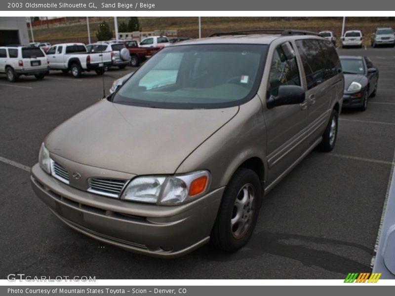 Front 3/4 View of 2003 Silhouette GL