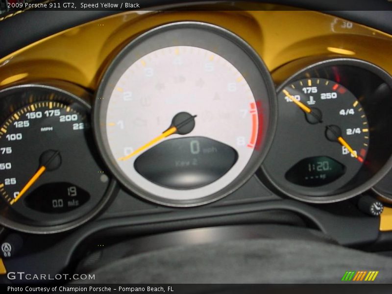 Speed Yellow / Black 2009 Porsche 911 GT2