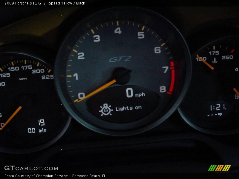 Speed Yellow / Black 2009 Porsche 911 GT2