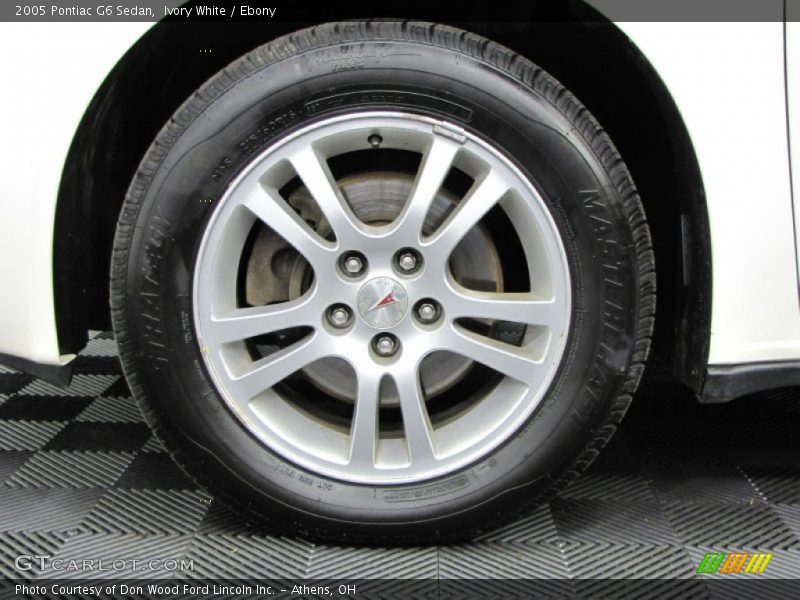 Ivory White / Ebony 2005 Pontiac G6 Sedan