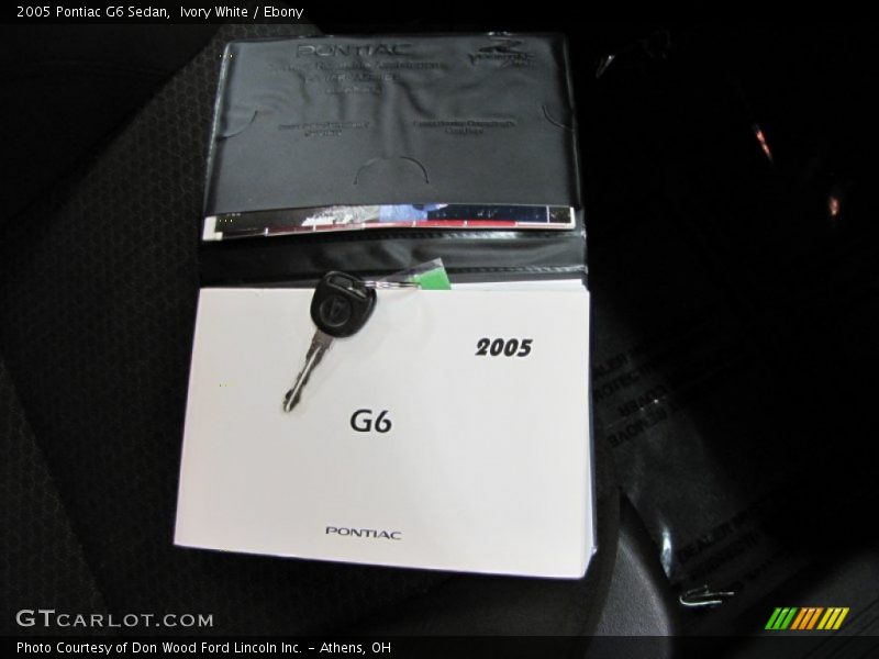 Ivory White / Ebony 2005 Pontiac G6 Sedan