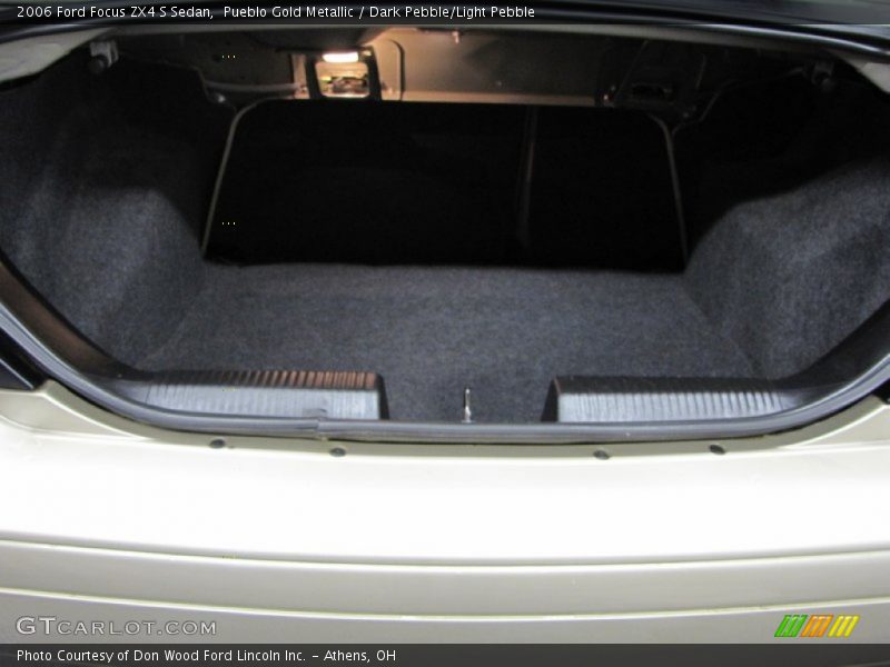 Pueblo Gold Metallic / Dark Pebble/Light Pebble 2006 Ford Focus ZX4 S Sedan