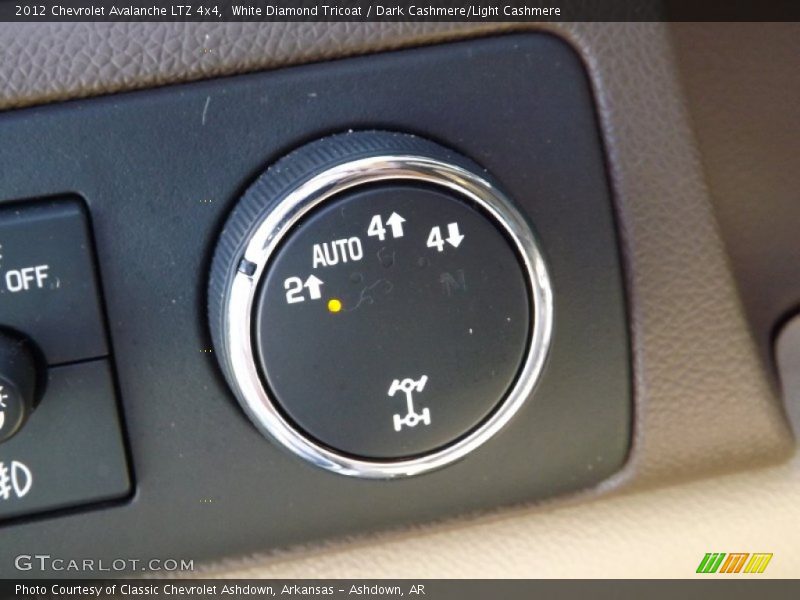 White Diamond Tricoat / Dark Cashmere/Light Cashmere 2012 Chevrolet Avalanche LTZ 4x4