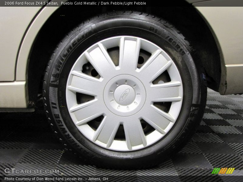 Pueblo Gold Metallic / Dark Pebble/Light Pebble 2006 Ford Focus ZX4 S Sedan