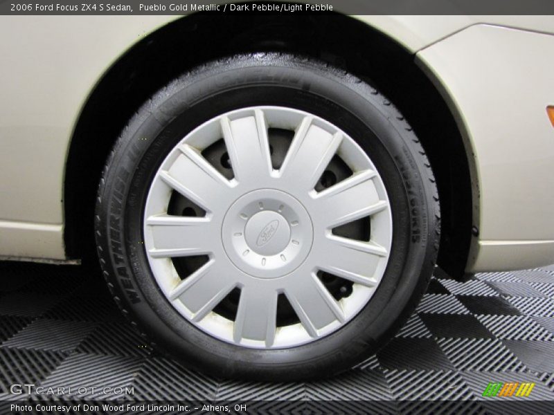 Pueblo Gold Metallic / Dark Pebble/Light Pebble 2006 Ford Focus ZX4 S Sedan