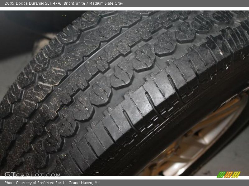 Bright White / Medium Slate Gray 2005 Dodge Durango SLT 4x4