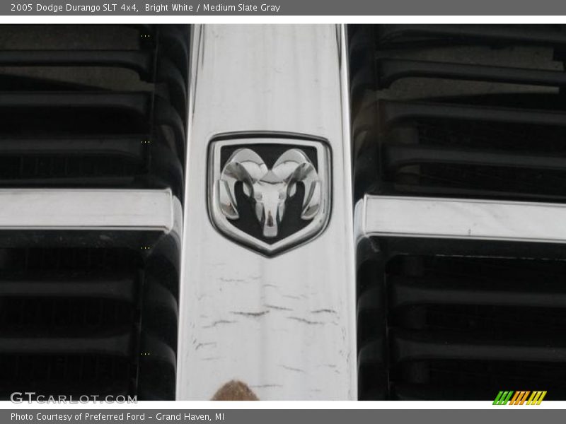 Bright White / Medium Slate Gray 2005 Dodge Durango SLT 4x4