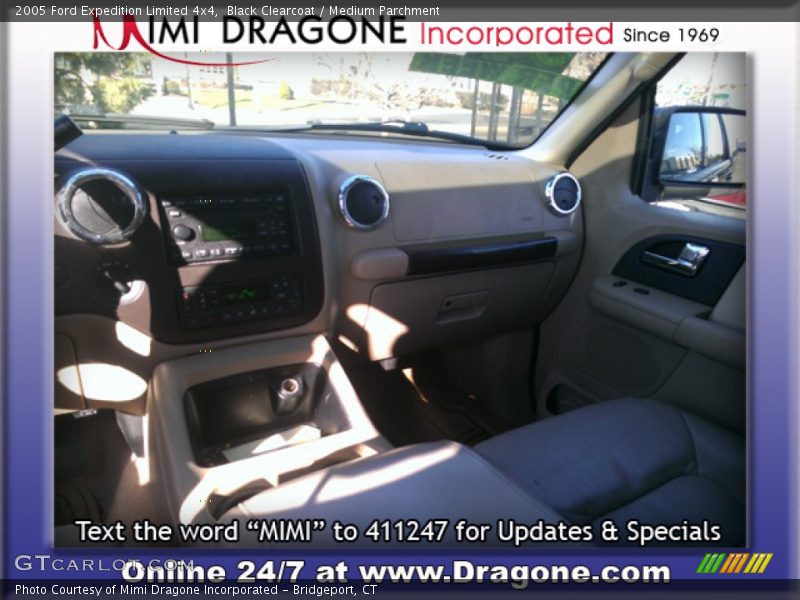 Black Clearcoat / Medium Parchment 2005 Ford Expedition Limited 4x4
