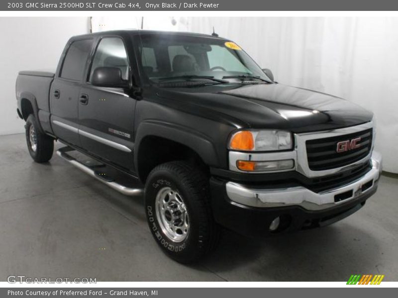 Front 3/4 View of 2003 Sierra 2500HD SLT Crew Cab 4x4