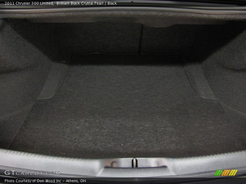  2011 300 Limited Trunk