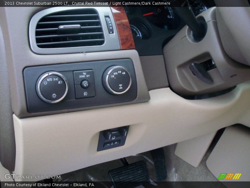 Controls of 2013 Suburban 2500 LT