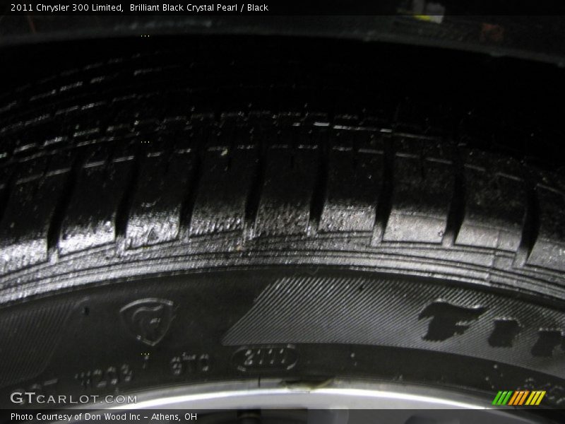 Brilliant Black Crystal Pearl / Black 2011 Chrysler 300 Limited