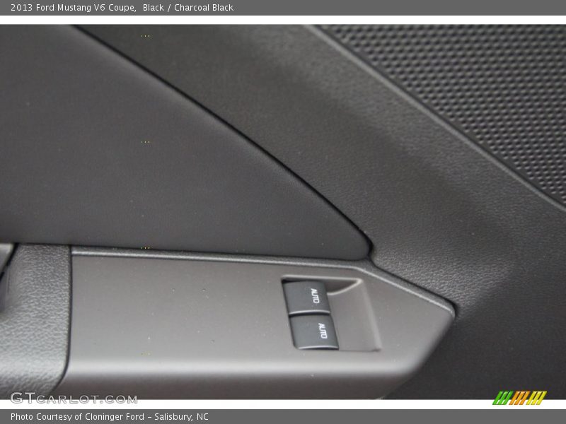 Black / Charcoal Black 2013 Ford Mustang V6 Coupe