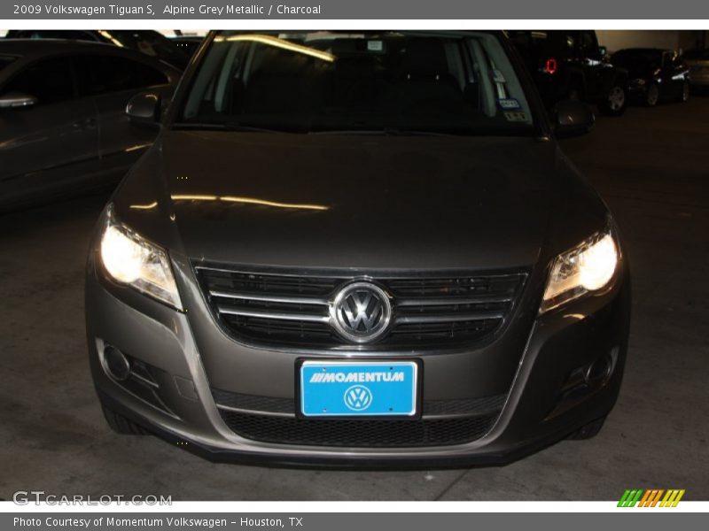Alpine Grey Metallic / Charcoal 2009 Volkswagen Tiguan S
