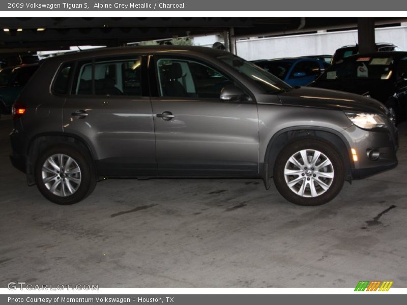 Alpine Grey Metallic / Charcoal 2009 Volkswagen Tiguan S