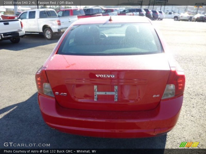 Passion Red / Off-Black 2008 Volvo S40 2.4i