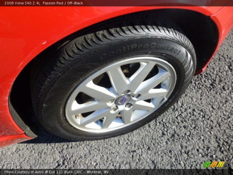 Passion Red / Off-Black 2008 Volvo S40 2.4i