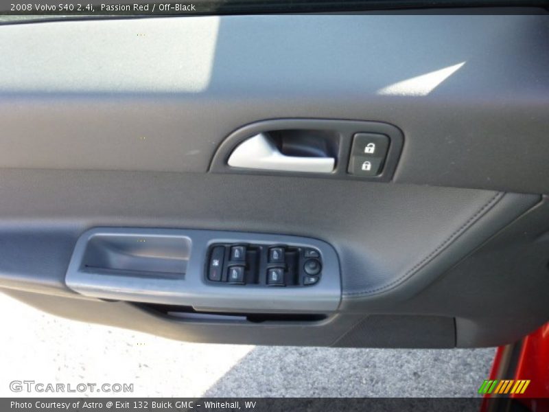 Passion Red / Off-Black 2008 Volvo S40 2.4i