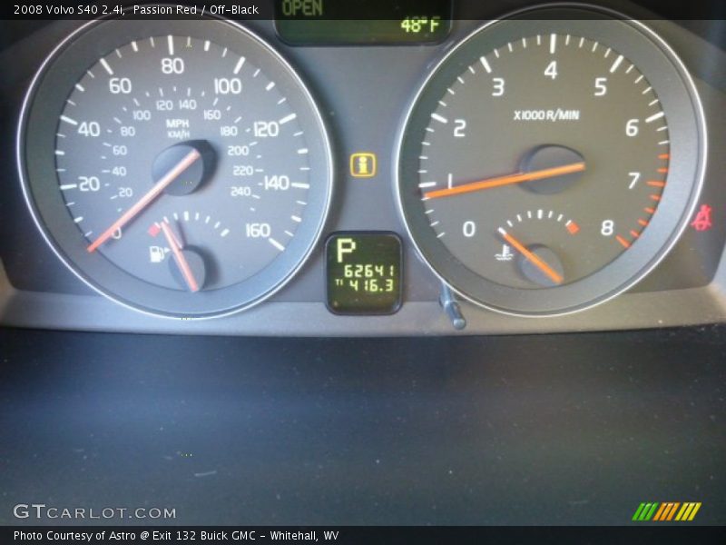 Passion Red / Off-Black 2008 Volvo S40 2.4i