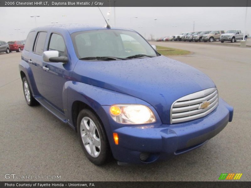 Front 3/4 View of 2006 HHR LT