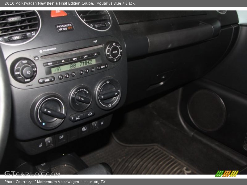 Aquarius Blue / Black 2010 Volkswagen New Beetle Final Edition Coupe