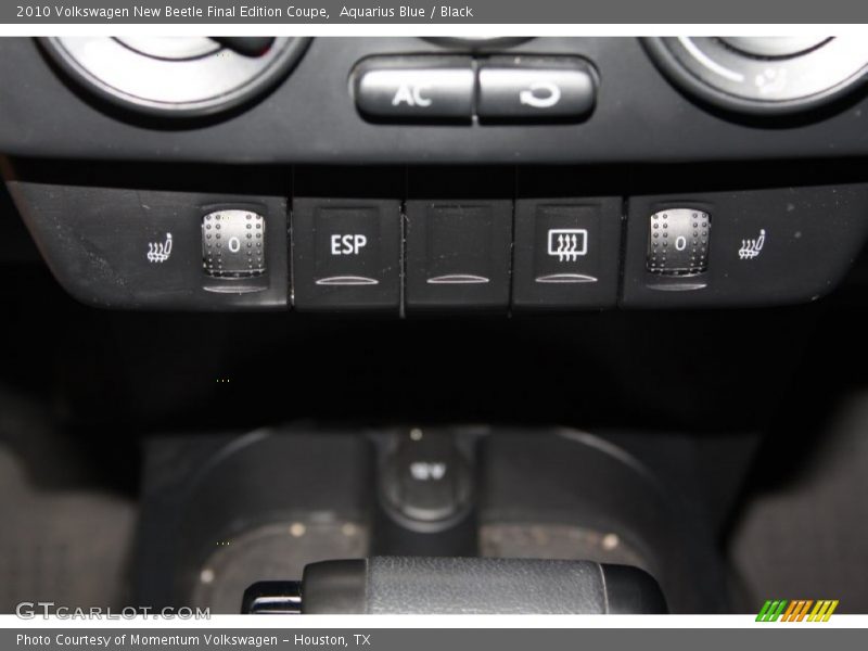 Aquarius Blue / Black 2010 Volkswagen New Beetle Final Edition Coupe