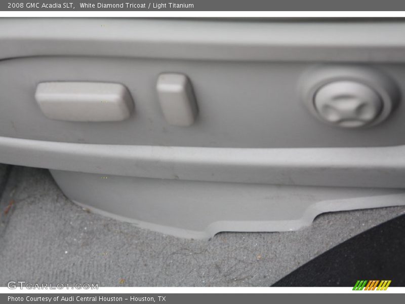 White Diamond Tricoat / Light Titanium 2008 GMC Acadia SLT