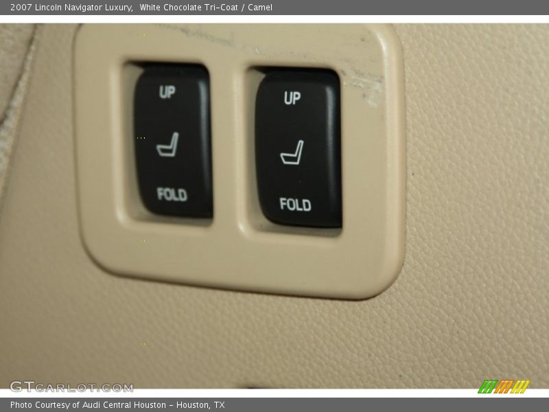White Chocolate Tri-Coat / Camel 2007 Lincoln Navigator Luxury