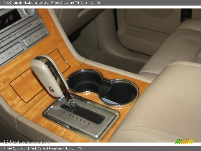  2007 Navigator Luxury 6 Speed Automatic Shifter