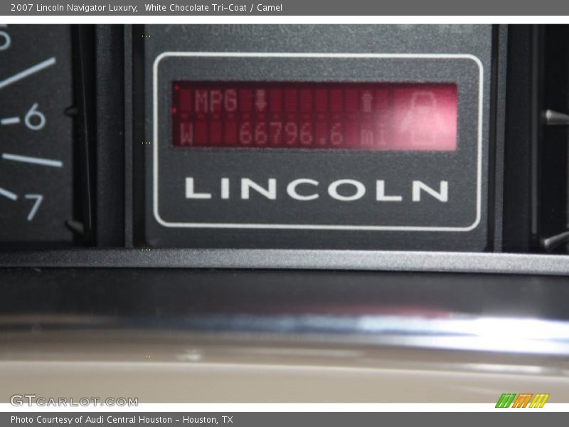 White Chocolate Tri-Coat / Camel 2007 Lincoln Navigator Luxury