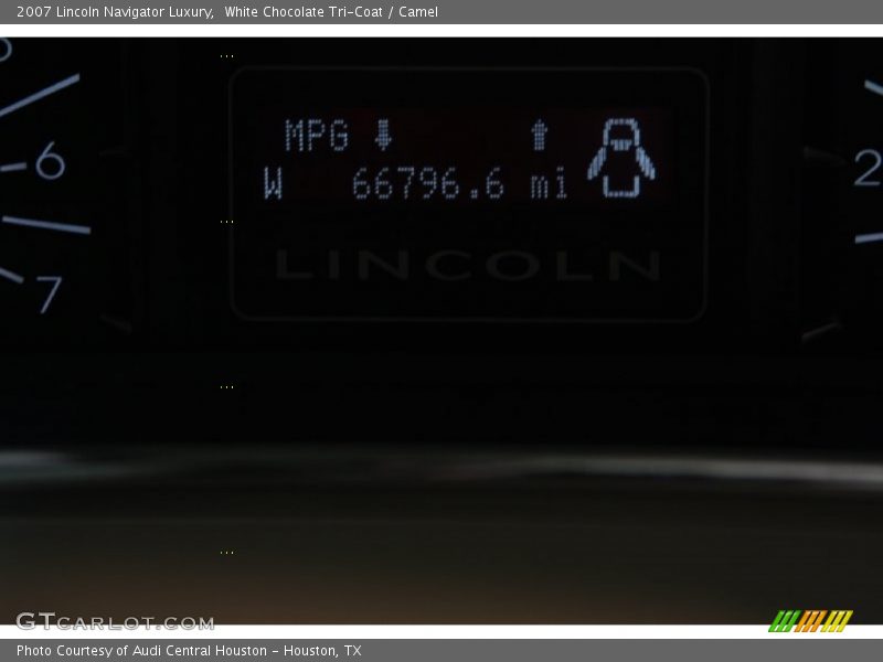 White Chocolate Tri-Coat / Camel 2007 Lincoln Navigator Luxury