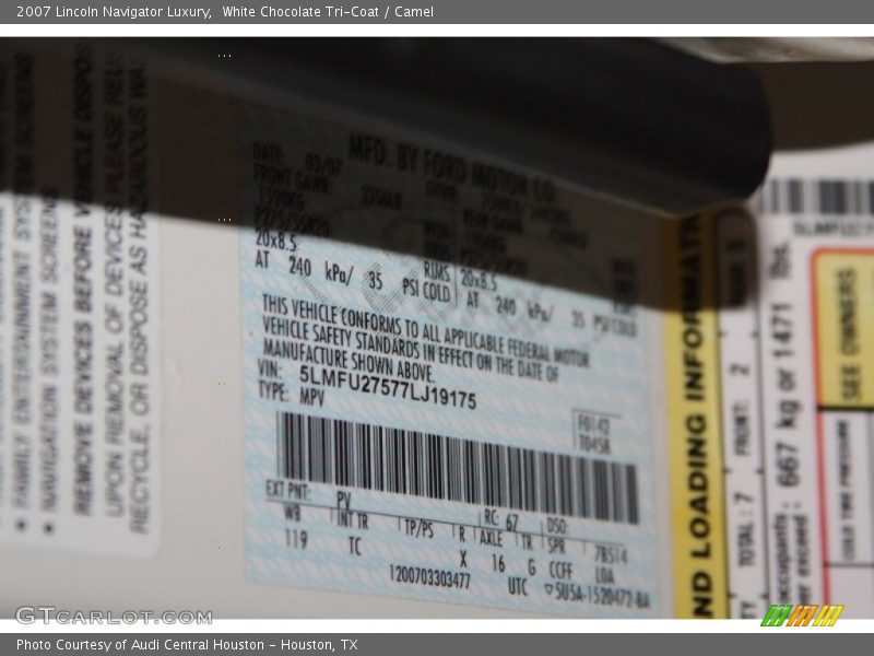 2007 Navigator Luxury White Chocolate Tri-Coat Color Code PV
