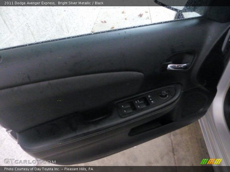 Bright Silver Metallic / Black 2011 Dodge Avenger Express