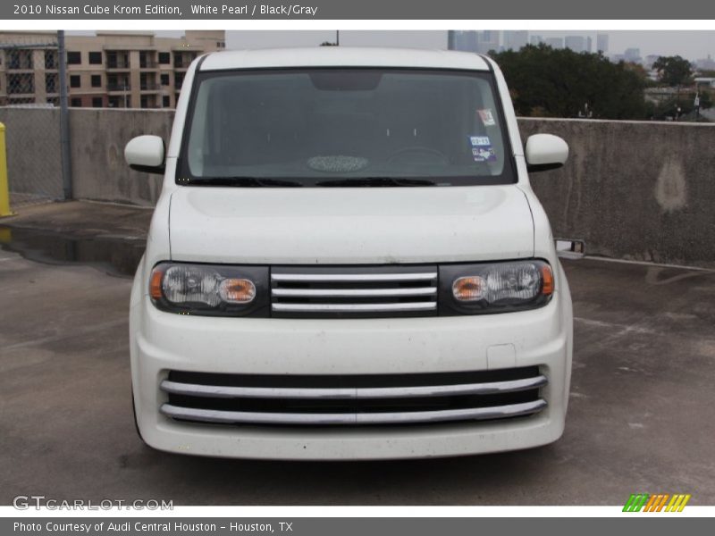 White Pearl / Black/Gray 2010 Nissan Cube Krom Edition