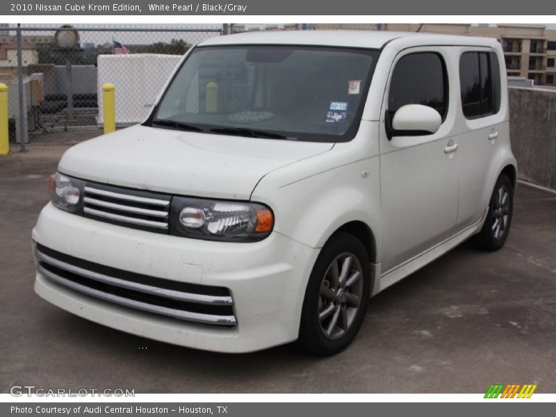 White Pearl / Black/Gray 2010 Nissan Cube Krom Edition