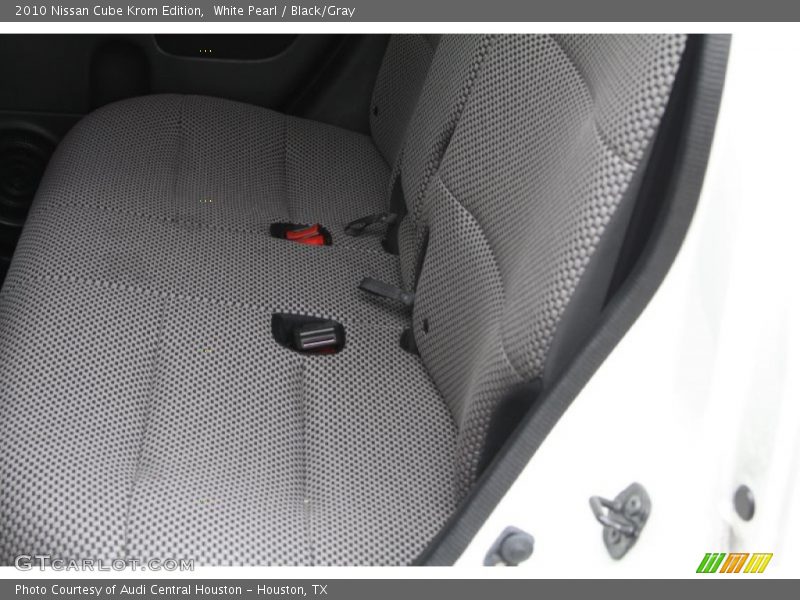 White Pearl / Black/Gray 2010 Nissan Cube Krom Edition