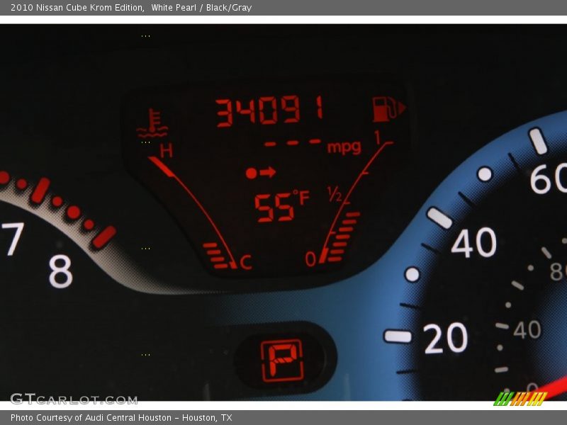 White Pearl / Black/Gray 2010 Nissan Cube Krom Edition