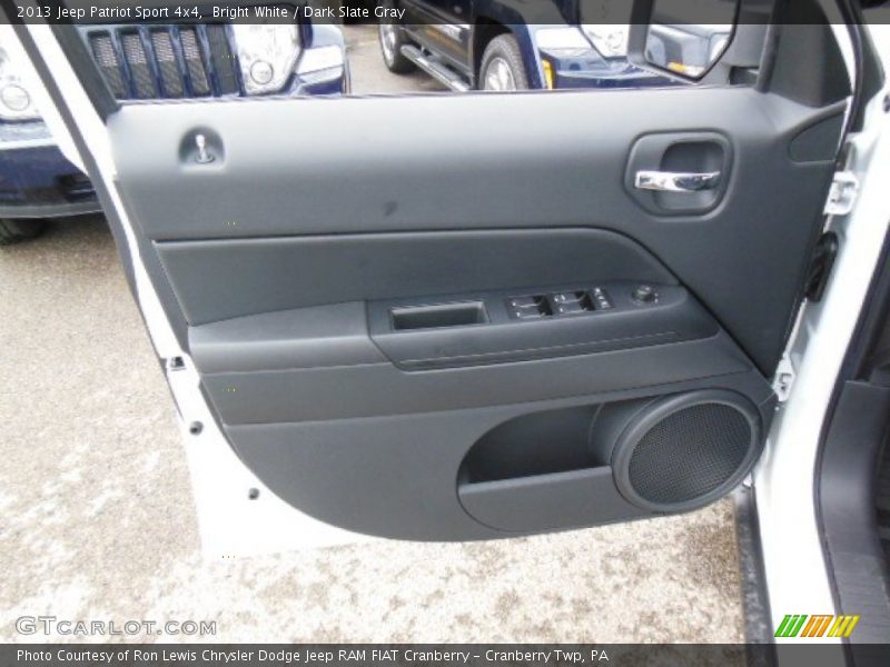 Bright White / Dark Slate Gray 2013 Jeep Patriot Sport 4x4