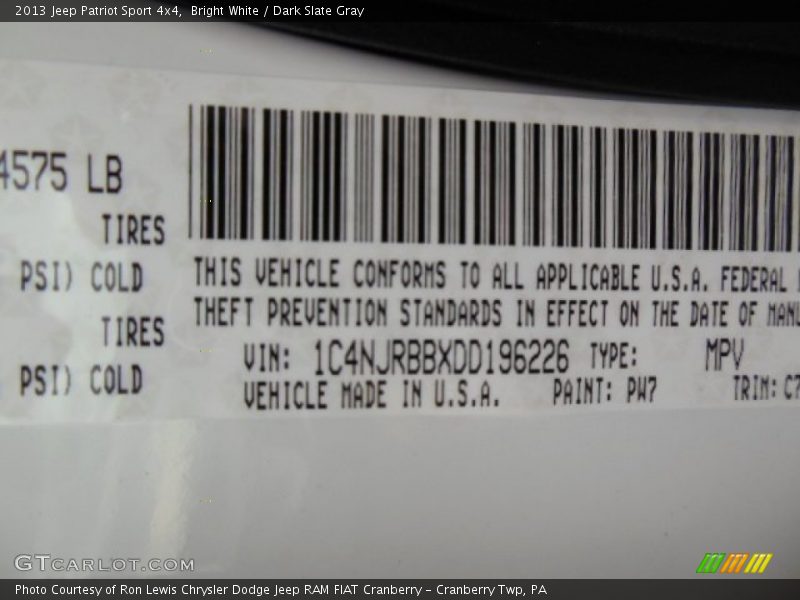 Bright White / Dark Slate Gray 2013 Jeep Patriot Sport 4x4
