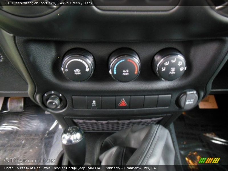 Gecko Green / Black 2013 Jeep Wrangler Sport 4x4