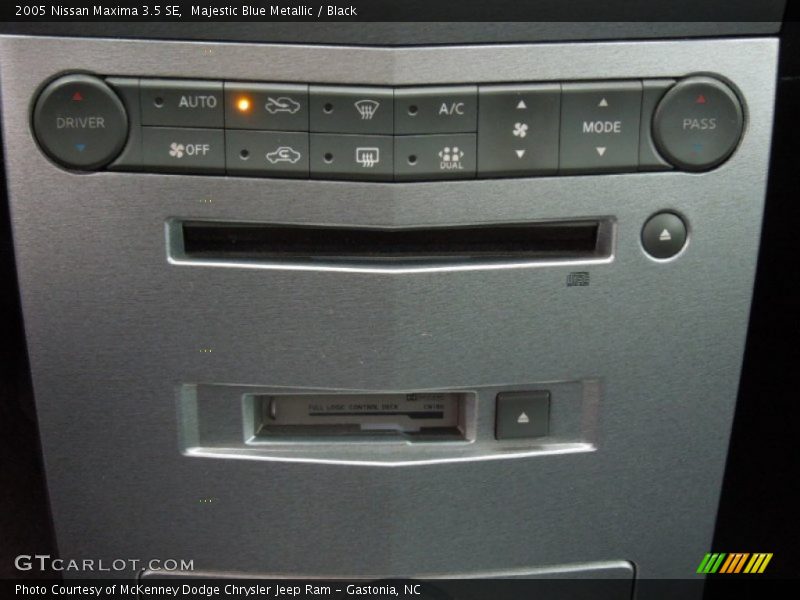 Majestic Blue Metallic / Black 2005 Nissan Maxima 3.5 SE