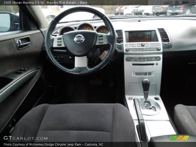Majestic Blue Metallic / Black 2005 Nissan Maxima 3.5 SE