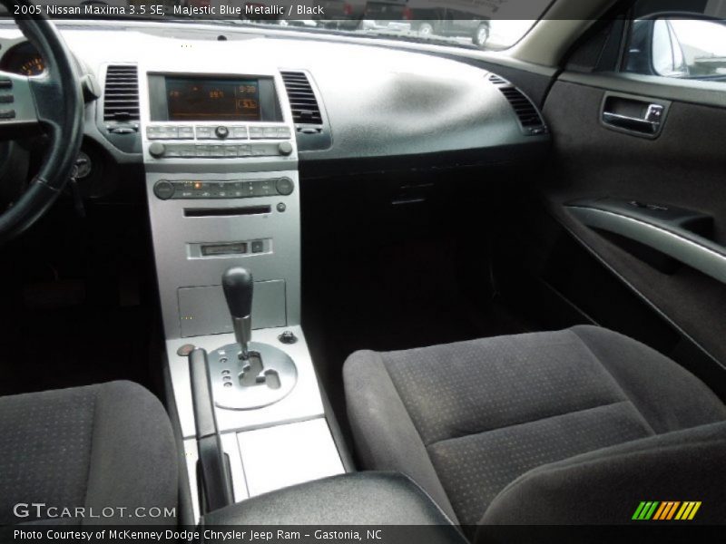 Majestic Blue Metallic / Black 2005 Nissan Maxima 3.5 SE