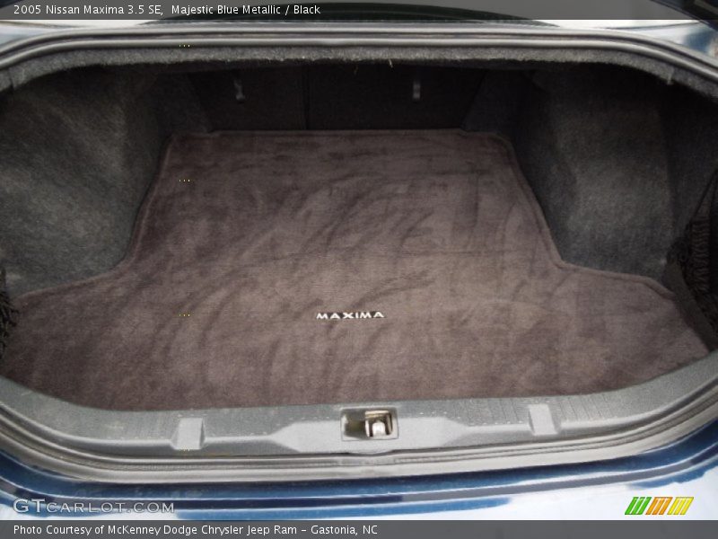 Majestic Blue Metallic / Black 2005 Nissan Maxima 3.5 SE