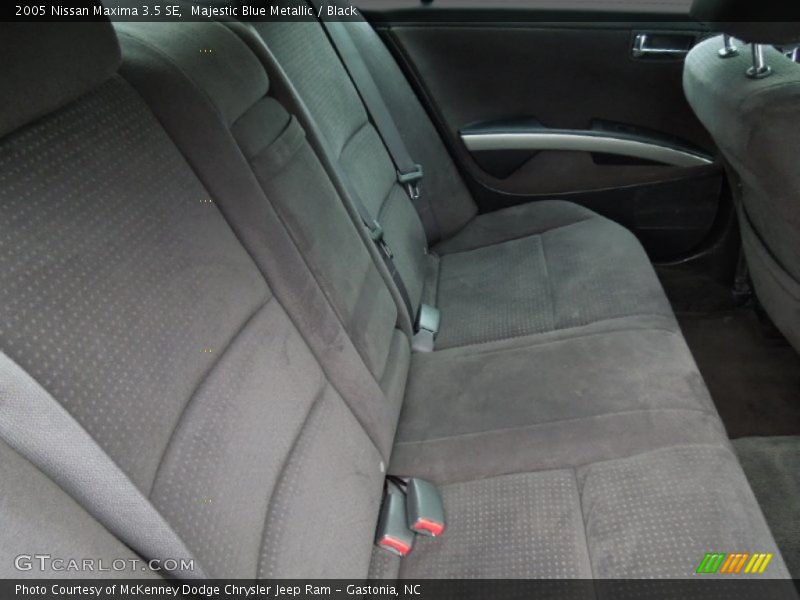 Majestic Blue Metallic / Black 2005 Nissan Maxima 3.5 SE