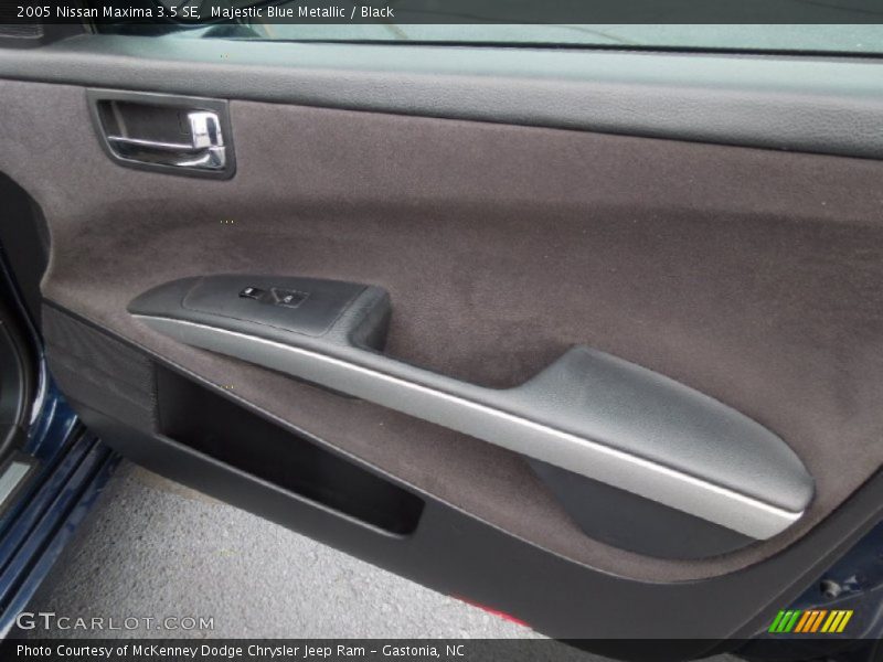 Majestic Blue Metallic / Black 2005 Nissan Maxima 3.5 SE