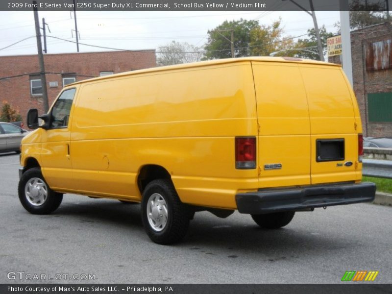 School Bus Yellow / Medium Flint 2009 Ford E Series Van E250 Super Duty XL Commercial