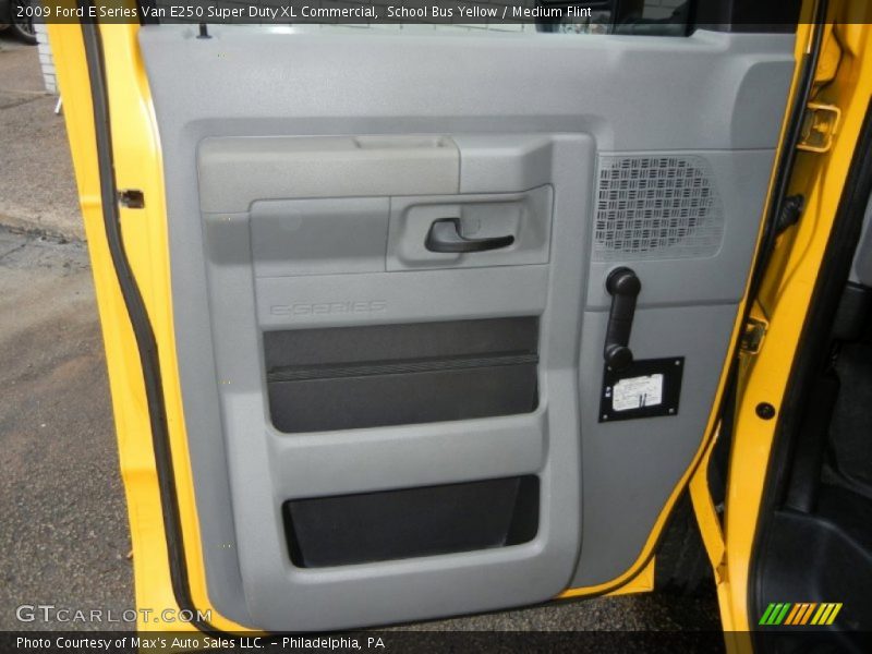 School Bus Yellow / Medium Flint 2009 Ford E Series Van E250 Super Duty XL Commercial