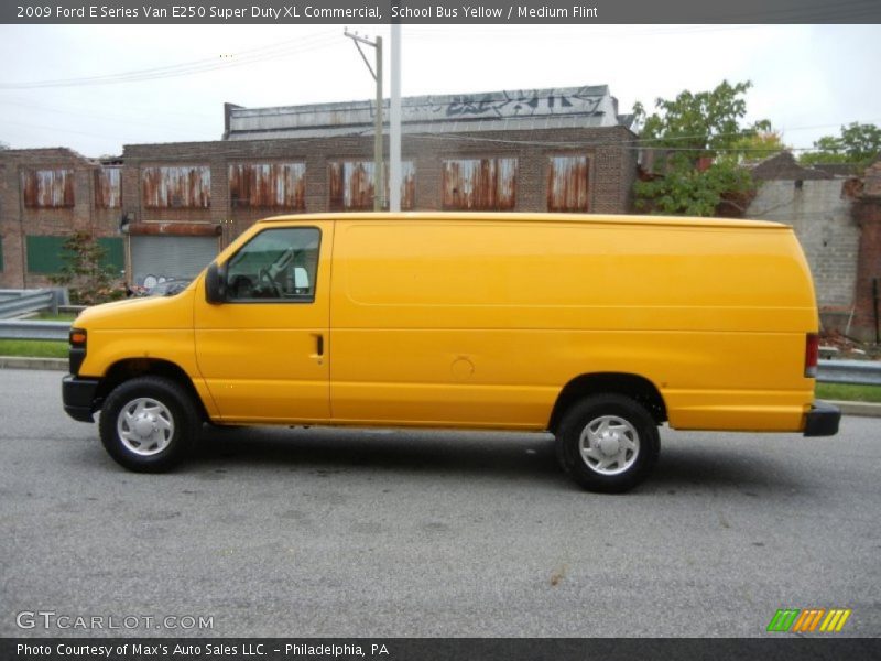 School Bus Yellow / Medium Flint 2009 Ford E Series Van E250 Super Duty XL Commercial