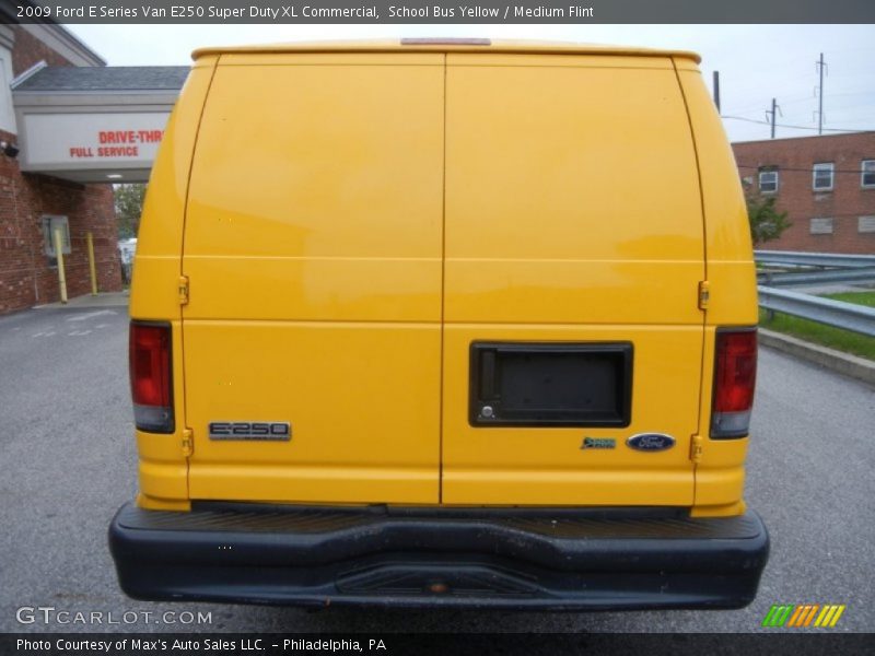 School Bus Yellow / Medium Flint 2009 Ford E Series Van E250 Super Duty XL Commercial